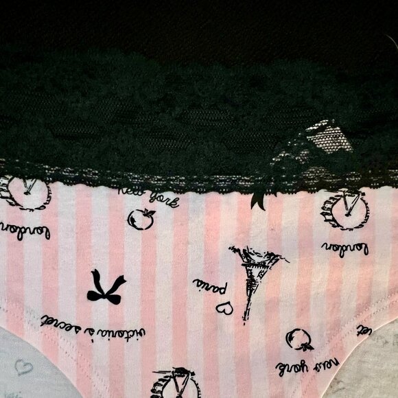 NWT - Victoria’s Secret lace women’s underwear - Paris / Eiffel Tower - Large - Picture 3 of 3